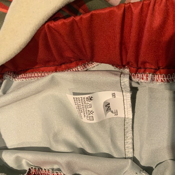 Polyester lounge pants with matching top - Picture 4 of 4